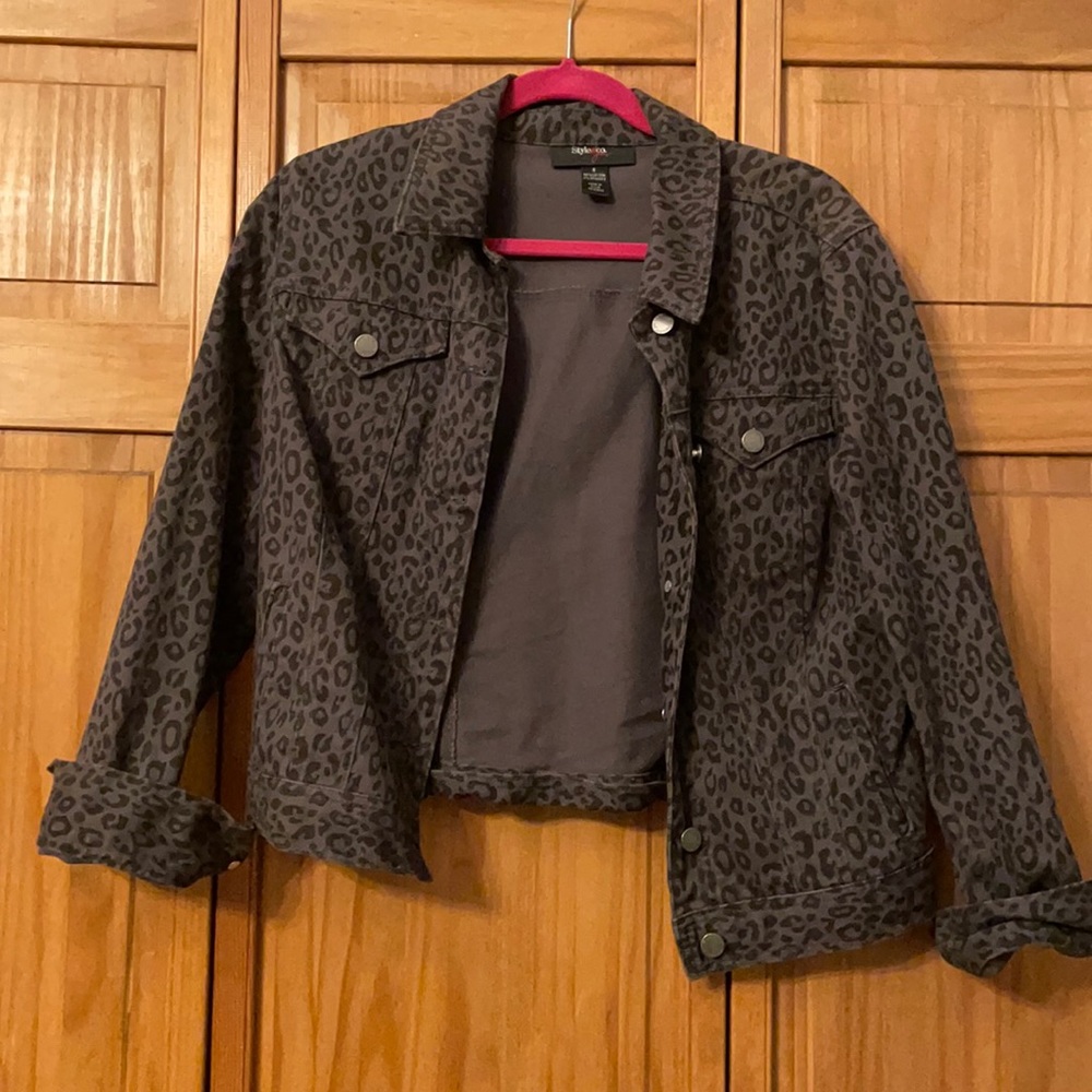 Style and co small leopard print jean jacket